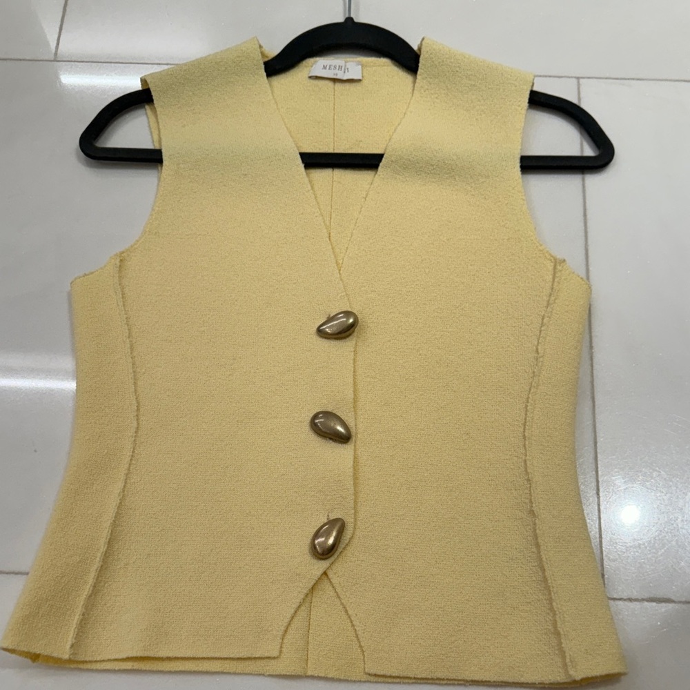 Meshki Yellow Knit Sleeveless Vest with Gold Buttons size xs